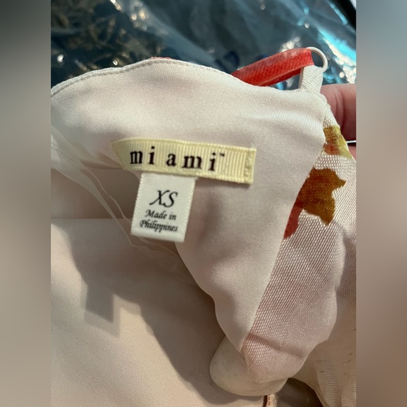 Cream and Pink Floral Dress - Picture 3 of 3